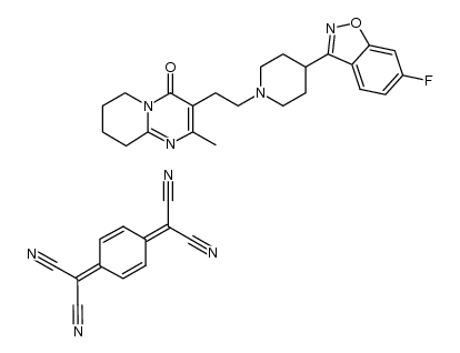2,2'-(cyclohexa-2,5-diene-1,4-diylidene)dimalononitrile compound with 3-(2-(4-(6-fluorobenzo[d]isoxazol-3-yl)piperidin-1-yl)ethyl)-2-methyl-6,7,8,9-tetrahydro-4H-pyrido[1,2-a]pyrimidin-4-one (1:1)结构式