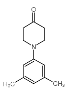 1-(3,5-DIMETHYL-PHENYL)-PIPERIDIN-4-ONE结构式