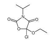 2,4-Oxazolidinedione, 5-chloro-5-ethoxy-3-(1-methylethyl)结构式